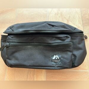 Everest Men's Black Basic Canvas Zip Fanny Pack Waist Belt Bag